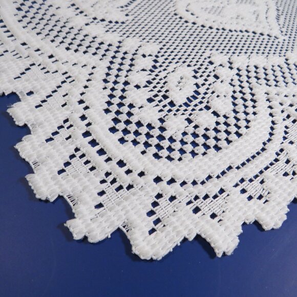 Heritage Lace Heart Design Cream Table Runner Dresser Scarf 32" long - Picture 6 of 10